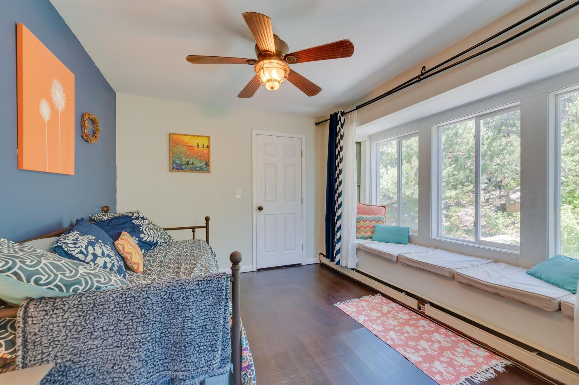 Stunning Golden Home With Deck About 35 Mi To Denver! Exteriör bild