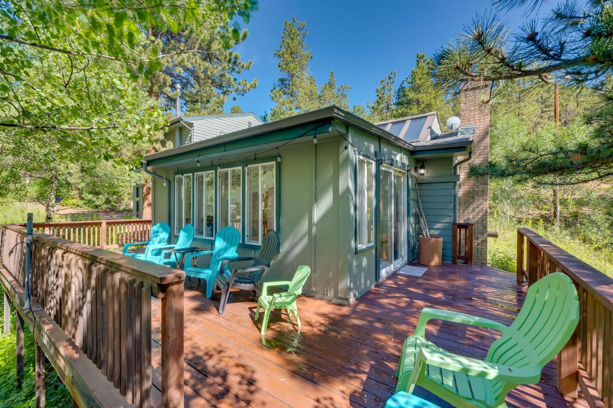 Stunning Golden Home With Deck About 35 Mi To Denver! Exteriör bild